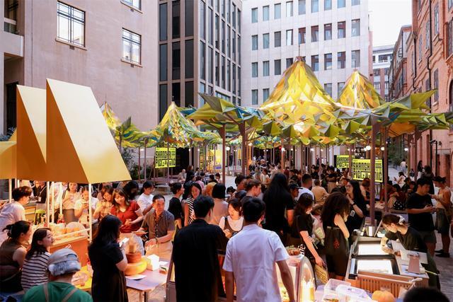 启幕在绿色帐篷下“城市野餐”不朽情缘2025年外滩建筑节(图5)